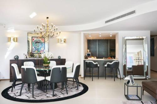 Appartement Luxurious 3BR6p apartment with terrace - First Croisette Cannes 201 3/4 Bd de la Croisette Cannes