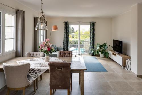 Luxurious and spacious apartment in the heart of the Côte d'Azur Roquefort-les-Pins france