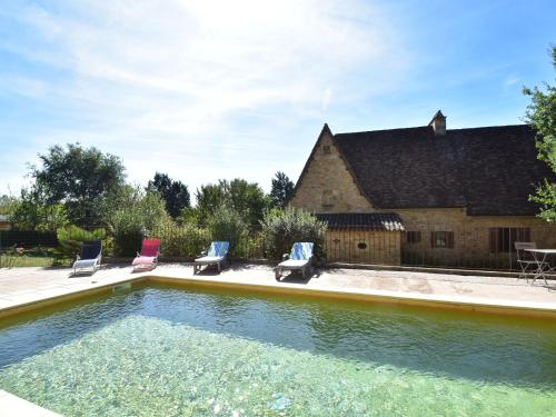 Luxurious Holiday Home in Domme with Swimming Pool Saint-Cirq-Madelon france