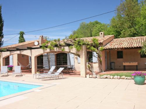 Maison de vacances Luxurious Holiday Home in Salernes with Private Pool  Salernes