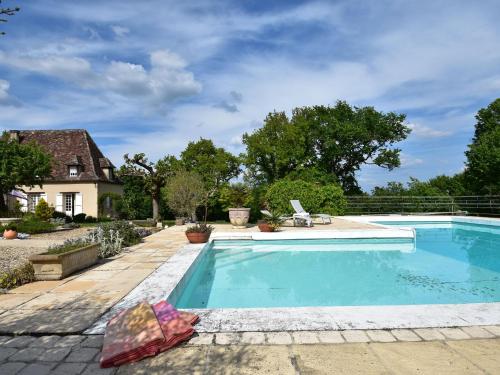 Maison de vacances Luxurious Mansion in Aquitaine with Swimming Pool  Port-Sainte-Foy-et-Ponchapt