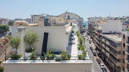 Appartement LUXURIOUS PENTHOUSE ROOFTOP MARTINEZ CROISETTE 6e étage 3 Rue Latour-Maubourg Cannes