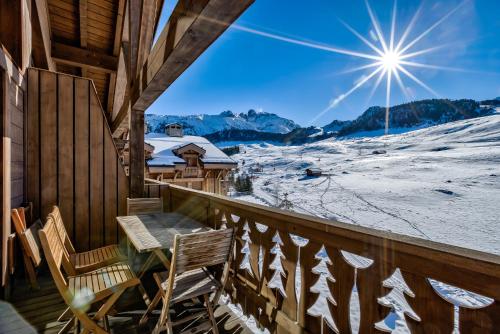 Luxurious Ski-in Ski-out Duplex on Ski Slope Courchevel france