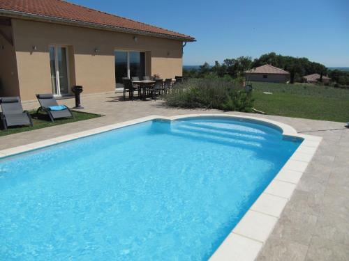 Luxurious Villa in Thermes Magnoac with Heated Pool Thermes-Magnoac france