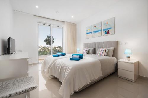 Luxury 2 Bed Apartment, Porto De Mos, 550m from Beach Lagos portugal