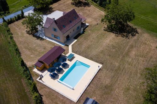 Villa Luxury 3 Bed Holiday Home with Swimming Pool Le Sol, Saint Crepin et Carlucet Maison Marron Salignac
