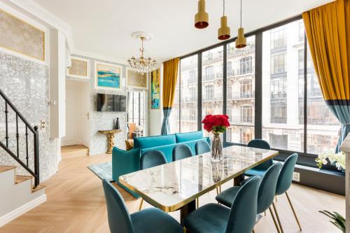 Luxury 3 bedroom 2 bathroom Apartment - LOUVRE - with AC Paris france