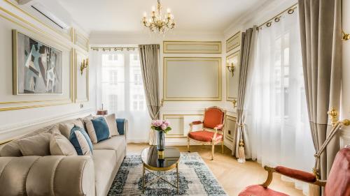 Appartement Luxury 6 Bedroom 5 bathroom Palace Apartment - Louvre View 1 bis Place Valois Paris