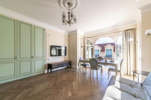 Appartement Luxury Apartment in - Negresco Residence - 1 Rue du Commandant Berretta Nice