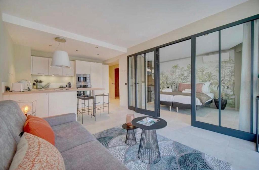 Appartement Luxury central 1-Bedroom apartment near Croisette 2 Rue de Lérins, 06400 Cannes