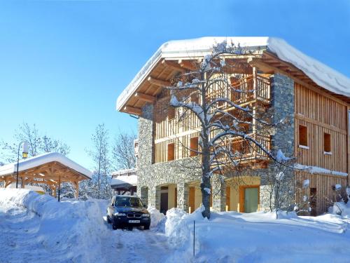 Chalet Luxury chalet near the ski slopes with fireplace sauna bubble bath and Internet access  Arc 1600