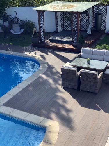 Villa Luxury Chaves Village RUA ENGENHEIRO PEDRO CYMBRON 6, FENAIS DA LUZ AFLITOS Farroupo