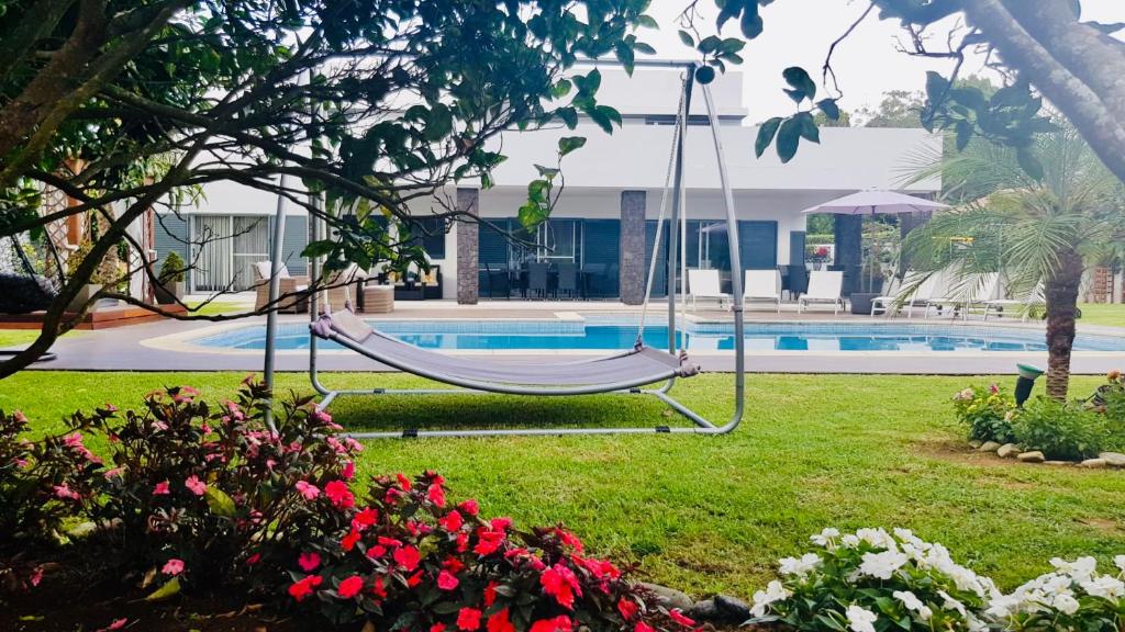 Villa Luxury Chaves Village RUA ENGENHEIRO PEDRO CYMBRON 6, FENAIS DA LUZ AFLITOS, 9545-238 Farroupo