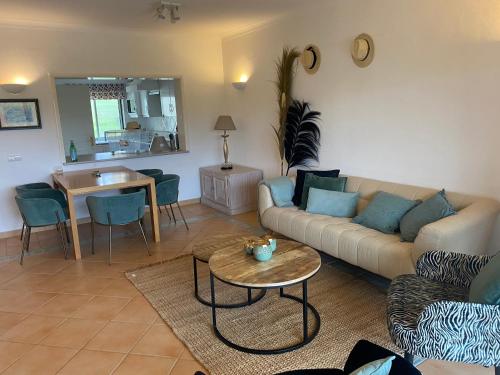 Appartement Luxury Condo at Pestana Gramacho Golf Resort Carvoeiro with pool and tennis court Aldeamente Turistico do Gramacho lotes 81 a 84 1-f Estômbar