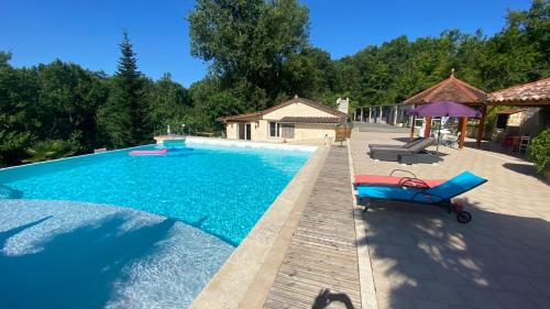 Villa Luxury family villa in the heart of Gascony. Large pool & gorgeous view Le Vert Coteau, Route de Tourdun Tourdun