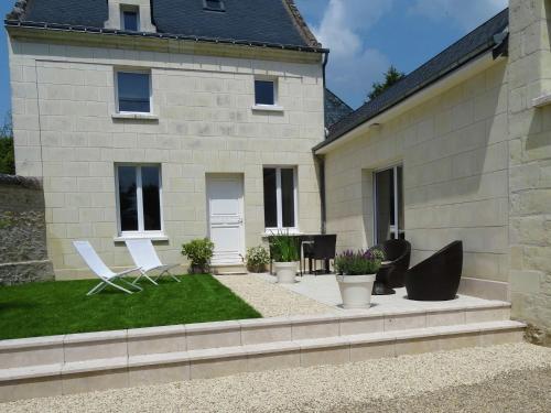 Maison de vacances Luxury holiday home with lawn in Beaumont en V ron near Chinon  Beaumont-en-Véron