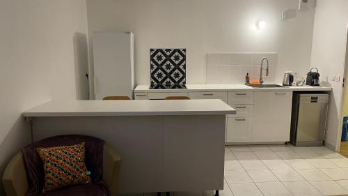 Luxury studio, bright 10 minutes from Cdg, Parc dasterix Louvres france