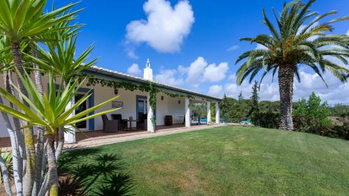 Villa Luxury Villa With Pool in Vineyard Near the Beach Vale do Olival Porches