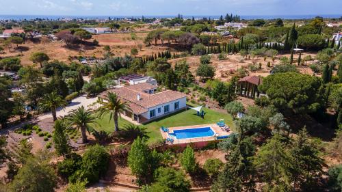 Luxury Villa With Pool in Vineyard Near the Beach Porches portugal