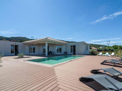 Villa Luxury Villa with Private Swimming Pool in Oupia  Beaufort