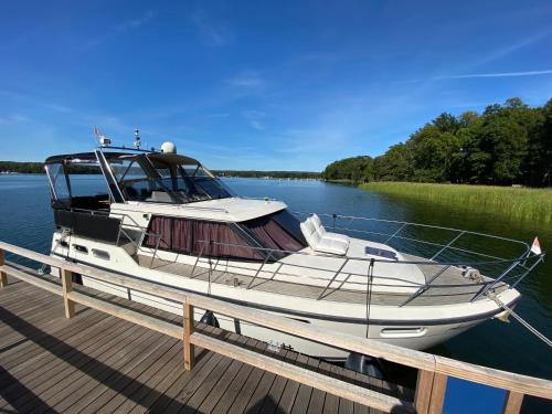 Luxusurlaub auf der Amavida Yacht / Scharmützelsee Bad Saarow allemagne