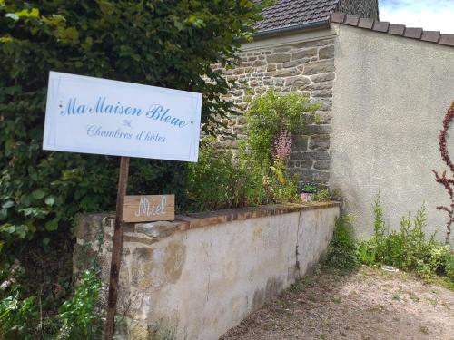 B&B / Chambre d'hôtes Ma maison bleue Le Rimollant Saint-Brice-sous-Rânes