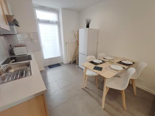 Appartements MÂCON CENTRE VILLE - PROCHE QUAI SAÔNE - COSY 121 Rue Saint-Antoine Mâcon