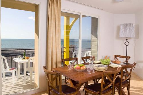 Appart'hôtel Madame Vacances Les Terrasses De La Plage 760 bd du Général Sizaire Cayeux-sur-Mer