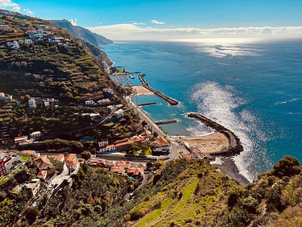 Villa Madeira Inn Vilamar Avenida D. Manuel I-15, 9370-135 Calheta