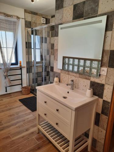 Madelaine Ranch, maison de campagne 10 personnes Le Gast france