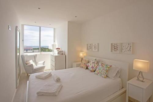 Magnificent 1 Bedroom Apartment With Views Over The Ocean Costa da Caparica portugal