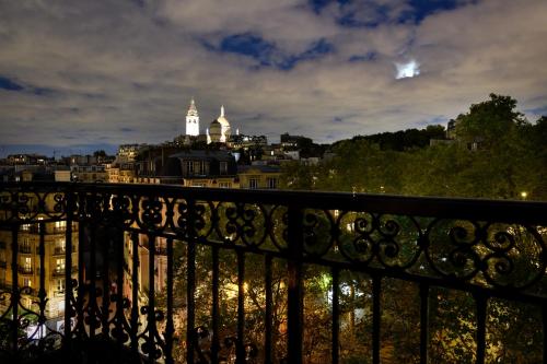 Magnificent apartment with balcony overlooking Sacre-Coeur- Paris 18th Paris france