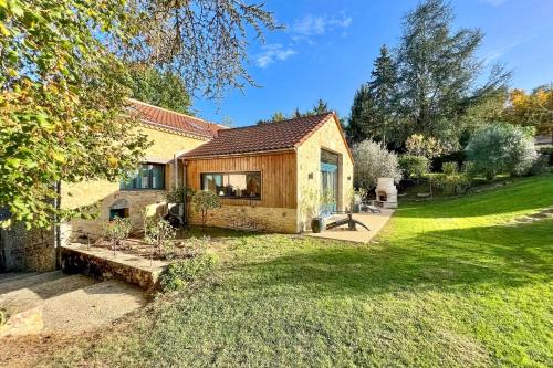 Magnificent Guest House on the bank of the Dordogne river Siorac-en-Périgord france