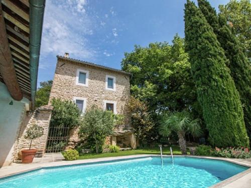 Maison de vacances Magnificent Holiday Home with Swimming Pool in Opp de  Oppède