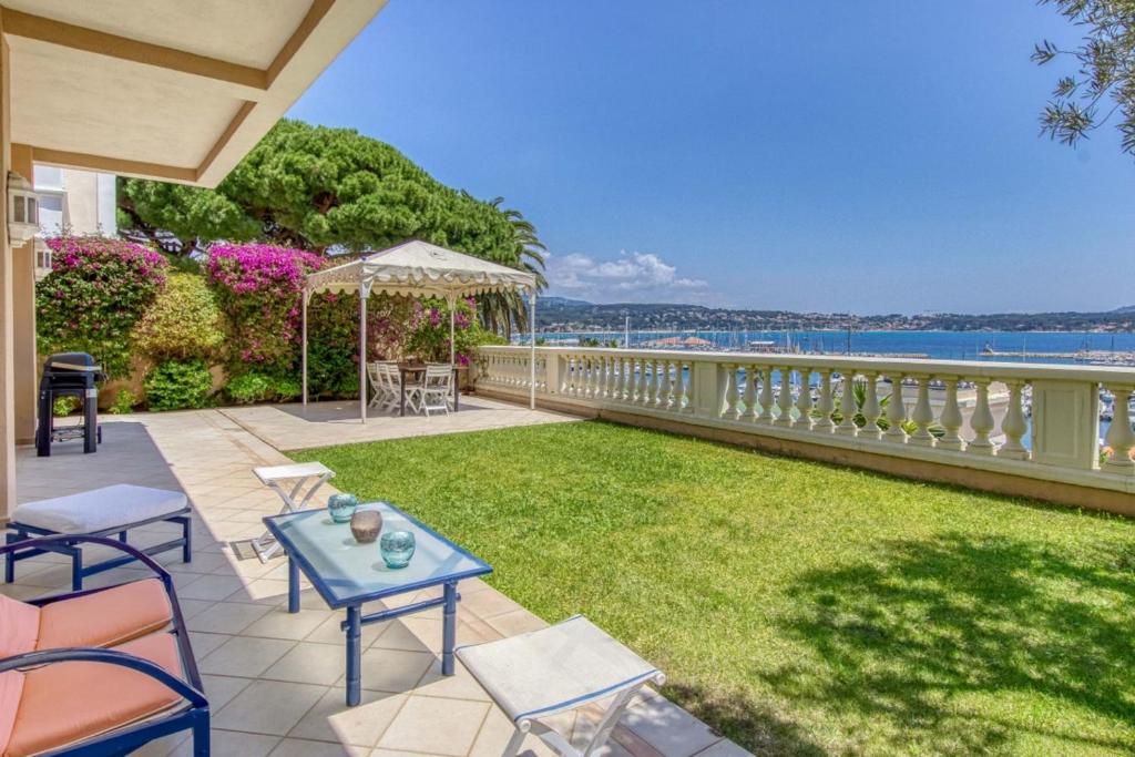 Maison de vacances MAGNIFICENT LUXURY flat with TERRACE in BANDOL 3 Rue Renecros, 83150 Bandol