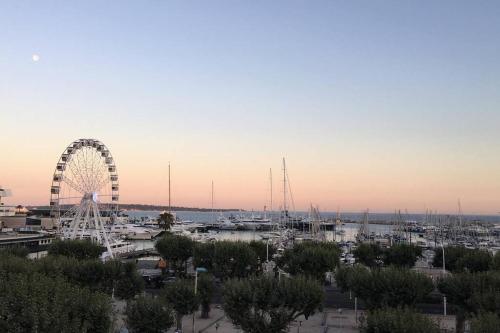 Appartement Magnifique appartement avec vue mer 55 Rue Félix Faure Cannes