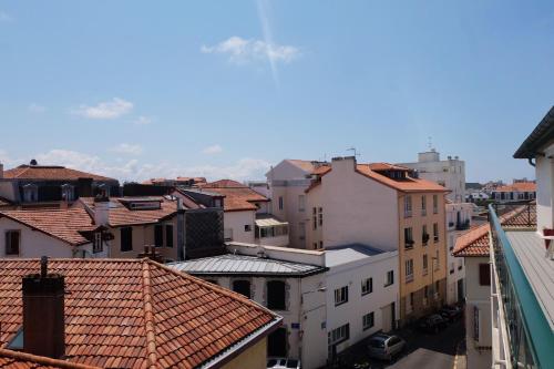 Appartement Magnifique appartement, en hyper centre, avec terrasse et place de parking 15 Rue Bon air Biarritz