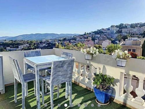 Appartement Magnifique appartement vue mer et parking privé ! 26 Rue Tracastel Grasse