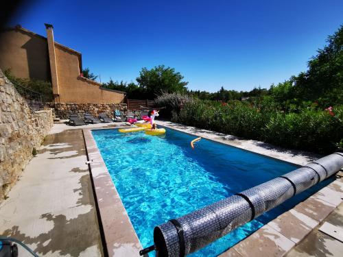 Magnifique gite en pierres 6 personnes avec piscine privee Ardeche plein sud Lablachère france