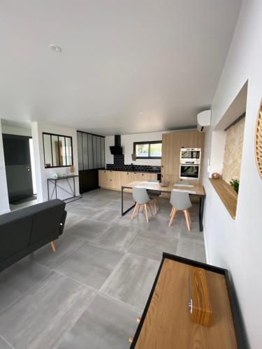 Magnifique grange avec spa / love room Saint-André-de-Cubzac france