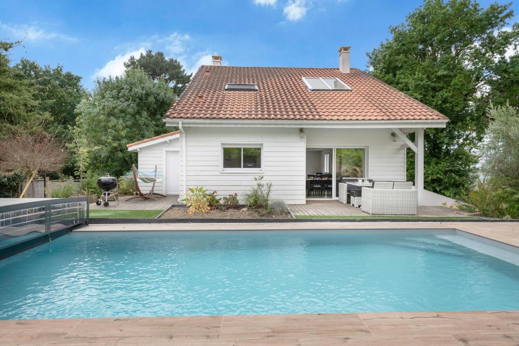 Maison de vacances Magnifique maison avec piscine des 3 Fontaines, 6, 44500 La Baule