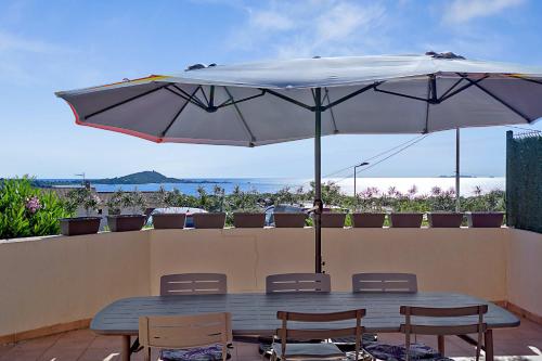 Maison de vacances Magnifique maison avec une superbe terrasse vue mer - Albitreccia - Welkeys Route de Molini Albitreccia