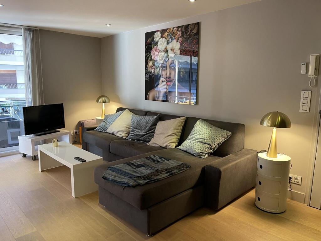 Appartement Magnifique Modern appartement avec terrasse FERN12 Lacour, 12, 06400 Cannes