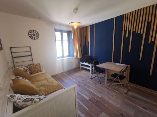 Appartement Magnifique studio Plein centre Pontarlier 74 Rue de la République Pontarlier