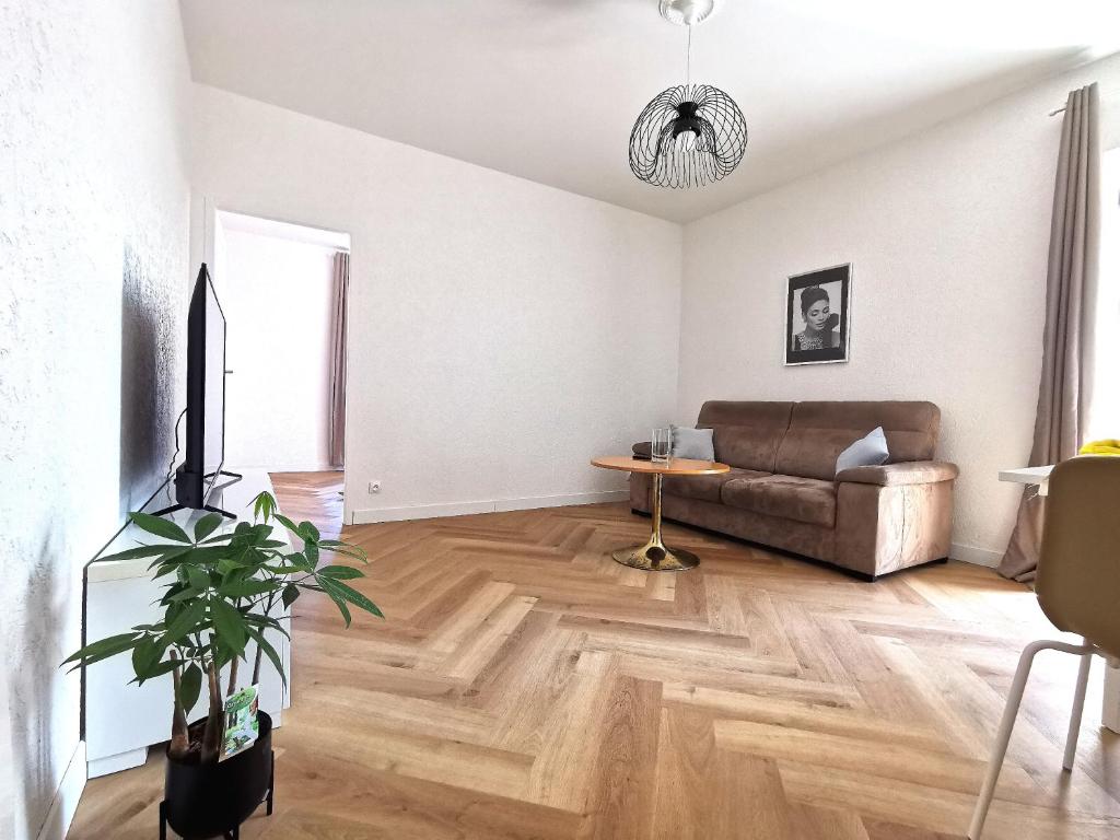 Appartement MAGNIFIQUE T2 PLEIN CENTRE VILLE 78 Rue de la République, 01200 Bellegarde-sur-Valserine