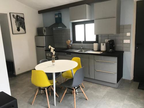 Appartement Magnifique T2 refait à neuf 11 Rue de la Fontaine aux Chèvres Figeac