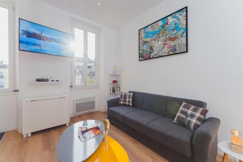 Appartement Magnifique T5 - Gare St Charles - 4 à 10 personnes COLOC DU CHAPITRE (3ème étage) 39 Boulevard de la Liberté Marseille