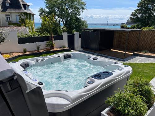 Villa Magnifique villa avec jacuzzi au cœur de Morgat 10 Avenue Armand Peugeot Crozon