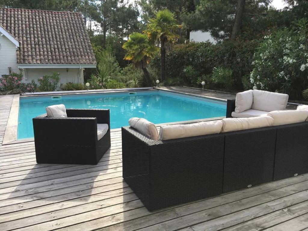 Maison de vacances Magnifique villa avec piscine à Canon Mobilier neuf 103 Avenue des Goelettes, 33950 Lège-Cap-Ferret