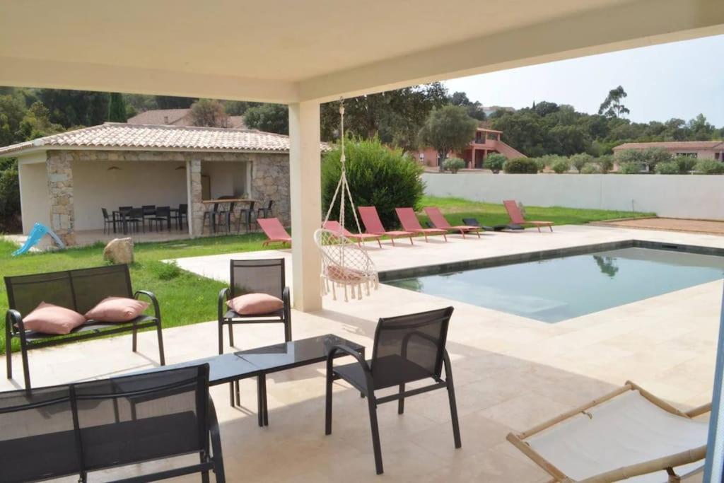 Maison de vacances Magnifique villa avec piscine à Pinarello Renajolo, 20144 Zonza